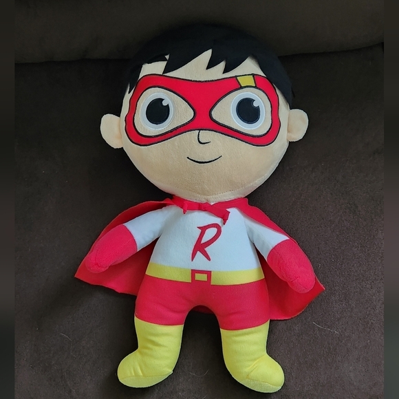 🎈 Ryan’s World Superhero Plush Toy – 18” with Red Cape and Mask Pre-Owned - Picture 4 of 9